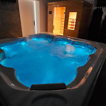Monte Fabula With Jacuzzi, Sauna And Backyard Feriehus Vucinic Selo