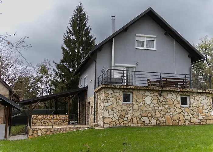 Monte Fabula With Jacuzzi, Sauna And Backyard *