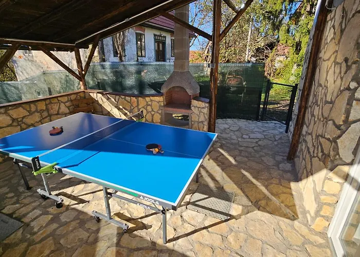Monte Fabula With Jacuzzi, Sauna And Backyard Vucinic Selo