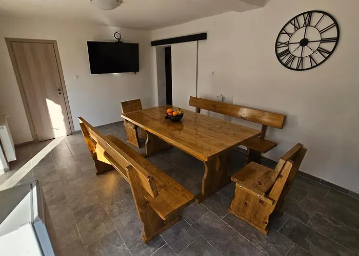 Monte Fabula With Jacuzzi, Sauna And Backyard Vucinic Selo