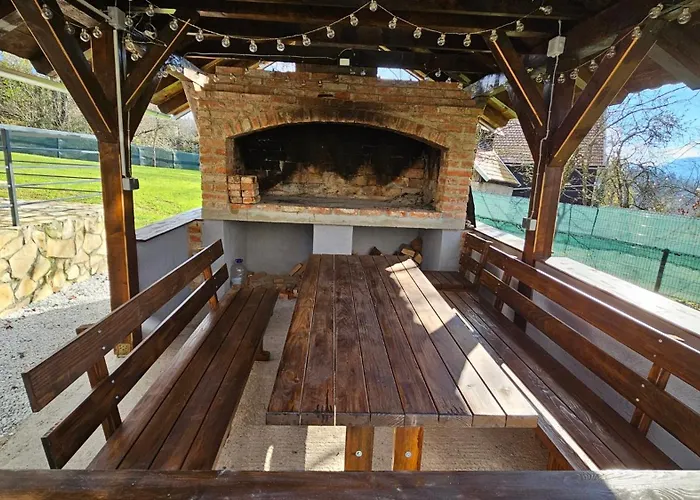 Monte Fabula With Jacuzzi, Sauna And Backyard Vucinic Selo